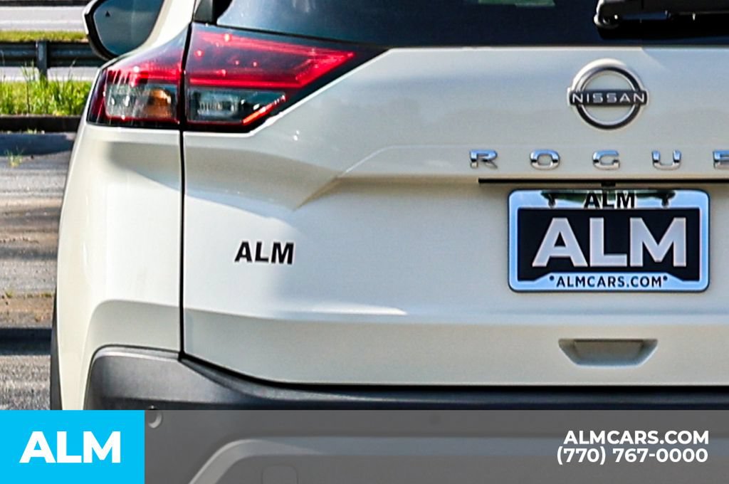 Used 2023 Nissan Rogue SV FWD image 12