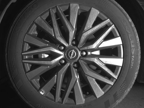 Used 2025 Nissan Altima 2.5 SV image 11