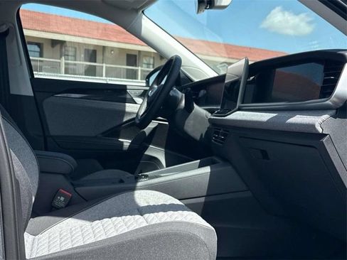 Used 2025 Volkswagen Tiguan S FWD image 16