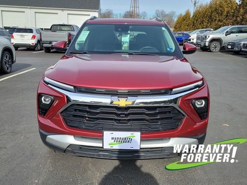 Used 2024 Chevrolet TrailBlazer LT w/ LT Cold Weather Package image 2