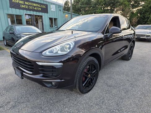 Used 2016 Porsche Cayenne AWD/4WD image 3