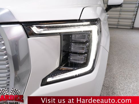 Used 2021 GMC Yukon Denali w/ Advanced Technology Package AWD/4WD image 8