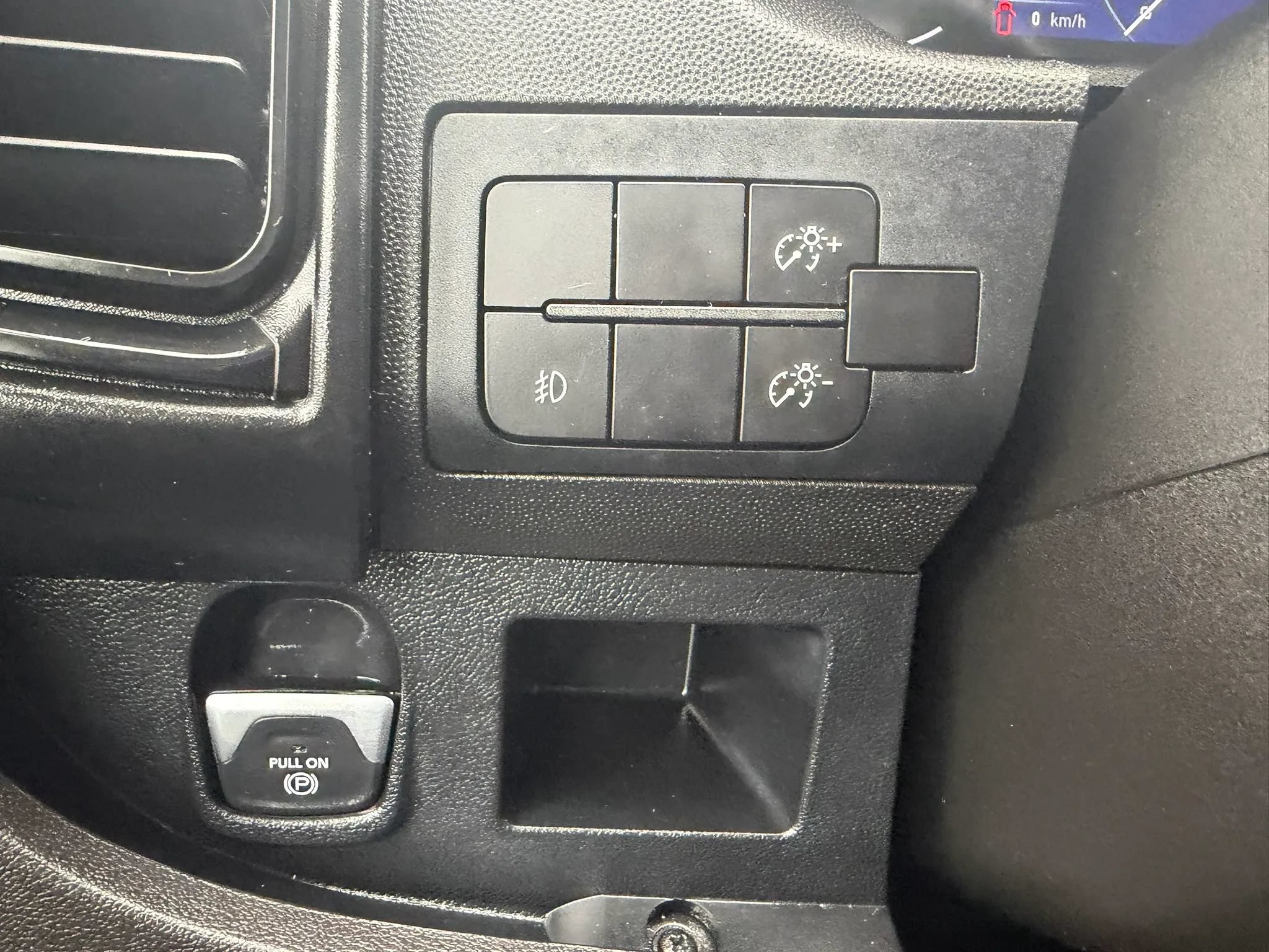 Used 2025 RAM ProMaster 2500 w/ U-Haul Equipment Group FWD image 17