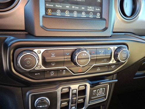 Used 2022 Jeep Wrangler Unlimited Sport image 15