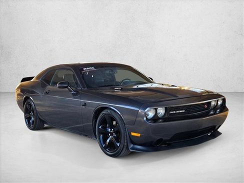 Used 2013 Dodge Challenger R/T Plus image 3