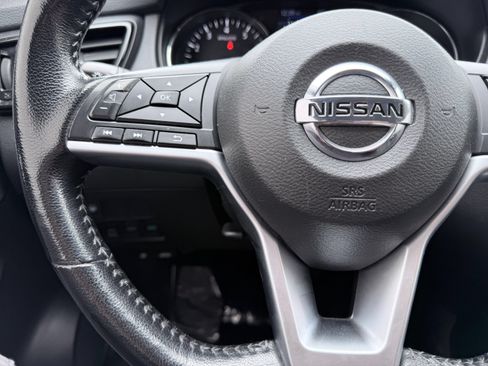 Used 2022 Nissan Rogue Sport SV w/ Technology Package AWD/4WD image 32