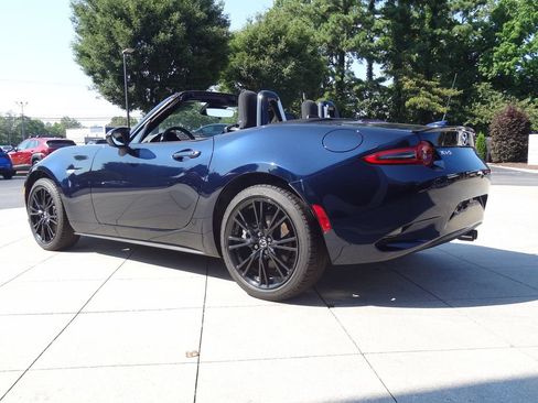New 2026 MAZDA MX-5 Miata Club w/ Weather Package RWD image 6