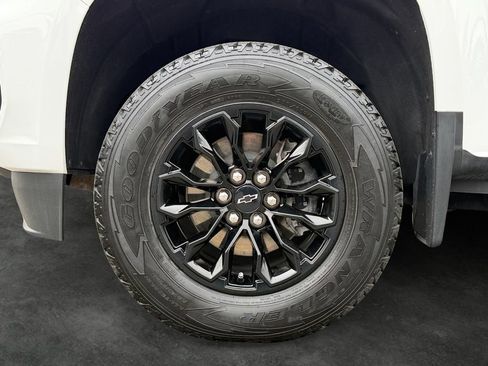 Used 2022 Chevrolet Colorado Z71 w/ Trail Boss Package AWD/4WD image 4
