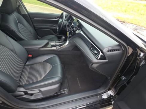 Used 2022 Toyota Camry SE FWD image 29