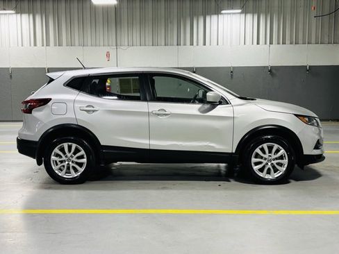 Used 2022 Nissan Rogue Sport S image 17