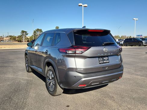Used 2023 Nissan Rogue SV image 5