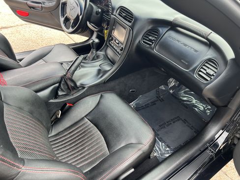 Used 2003 Chevrolet Corvette Z06 w/ Memory Package, 3 Drivers image 38