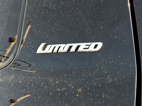Used 2020 Toyota Tundra Limited w/ Limited Premium Package AWD/4WD image 32