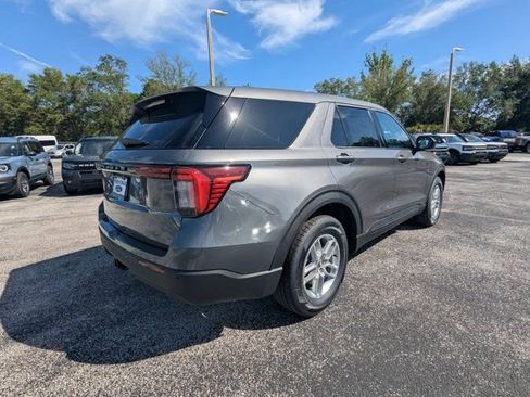 New 2026 Ford Explorer Active RWD image 5