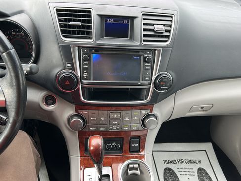 Used 2013 Toyota Highlander Limited FWD image 17