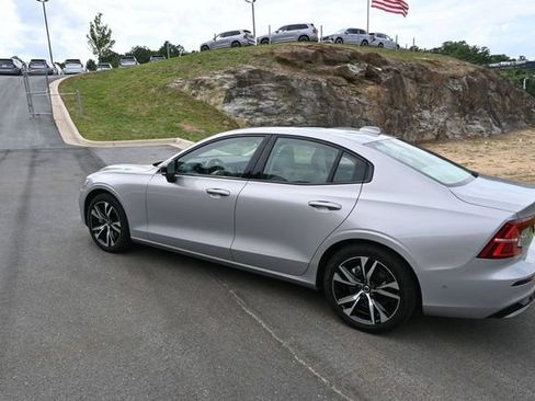 Used 2025 Volvo S60 B5 Plus AWD/4WD image 10