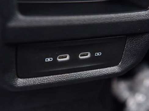 New 2026 Volkswagen Taos SE image 25