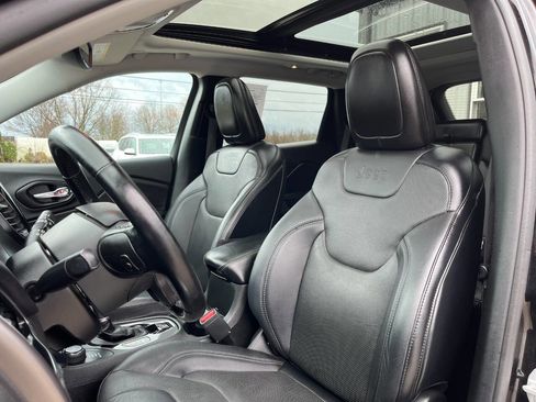 Used 2021 Jeep Cherokee Limited w/ Elite Package image 11