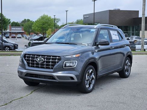 New 2026 Hyundai Venue SEL FWD image 3