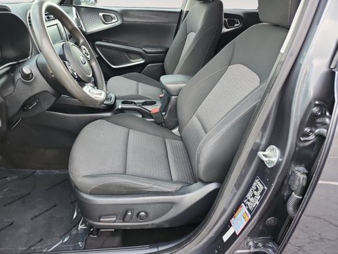 Used 2021 Kia Soul S FWD image 9