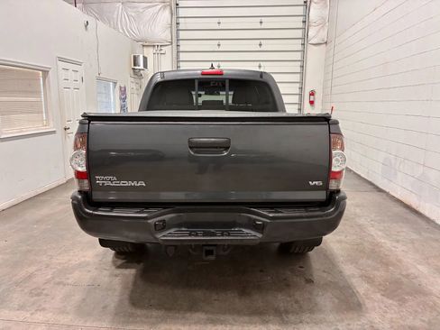 Used 2014 Toyota Tacoma 4x4 Double Cab w/ TRD Sport Package image 37