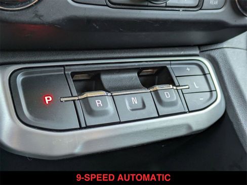 Used 2021 GMC Acadia SLE w/ Driver Convenience Package image 5