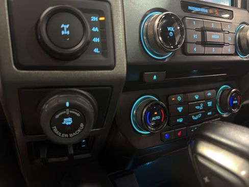 Used 2018 Ford F150 Raptor w/ Equipment Group 802A Luxury image 35