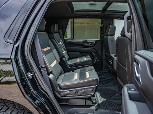 Used 2024 GMC Yukon AT4 w/ Technology Package AWD/4WD image 35