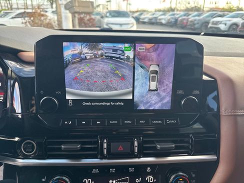 Used 2022 Nissan Pathfinder Platinum w/ Cargo Package image 22