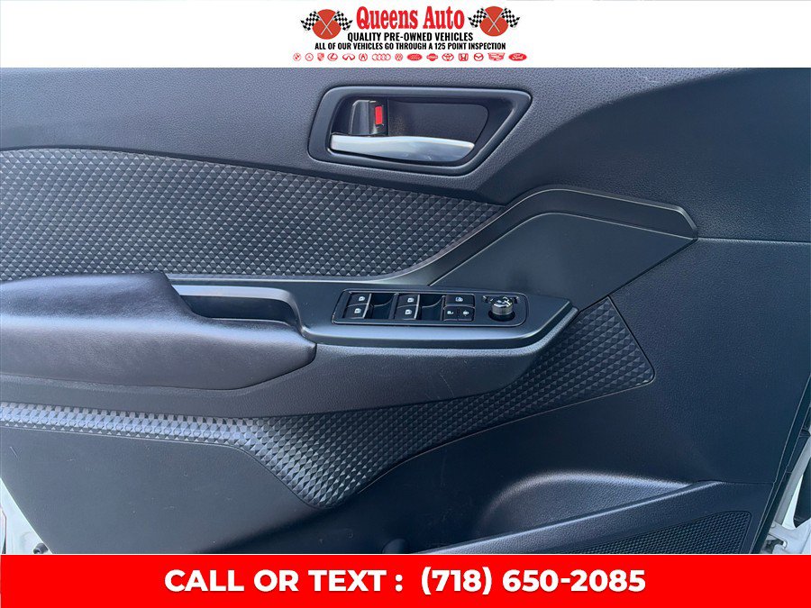 Used 2018 Toyota C-HR XLE FWD image 23