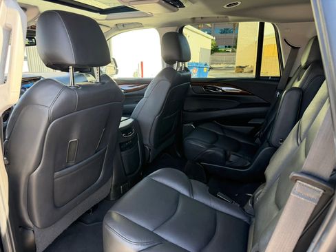 Used 2019 Cadillac Escalade Luxury w/ Escalade Sport Edition RWD image 15