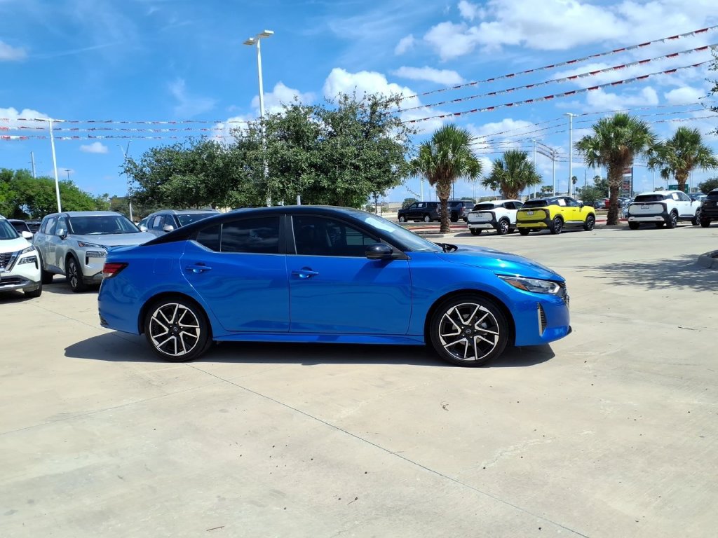 Used 2025 Nissan Sentra SR w/ SR Premium Package FWD image 6