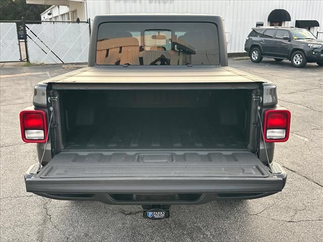 Used 2023 Jeep Gladiator Sport AWD/4WD image 11