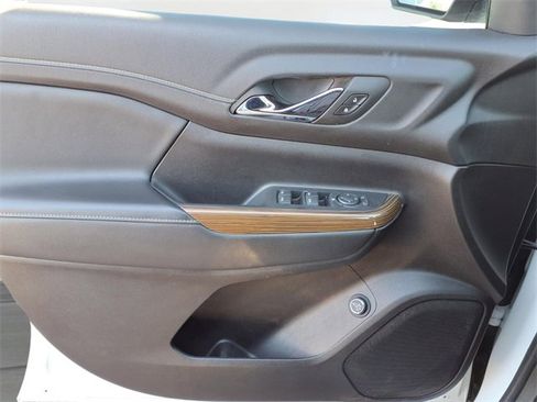 Used 2023 GMC Acadia SLE w/ Driver Convenience Package image 19