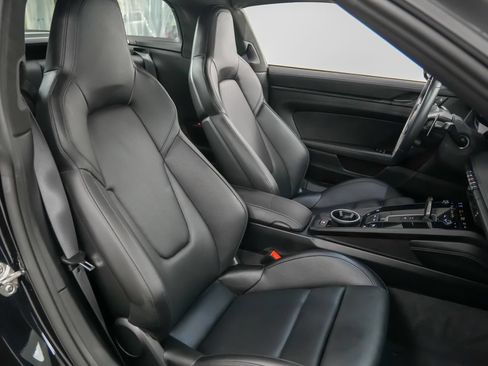 Certified 2023 Porsche 911 50th Anniversary Edition AWD/4WD image 17