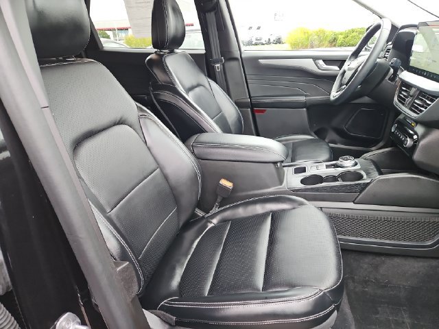 Certified 2023 Ford Escape Platinum AWD/4WD image 28