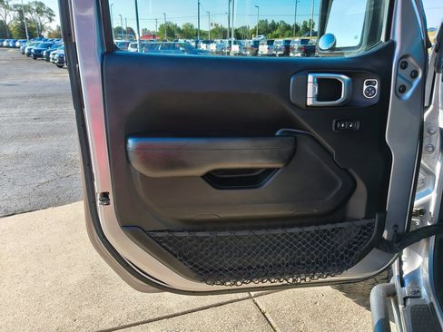 Used 2019 Jeep Wrangler Unlimited Sport w/ Cold Weather Group AWD/4WD image 23