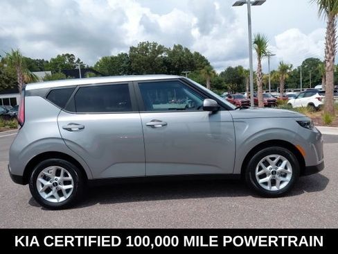 Certified 2025 Kia Soul LX w/ LX Technology Package FWD image 4