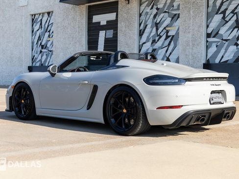 Used 2022 Porsche 718 Boxster Spyder RWD image 10