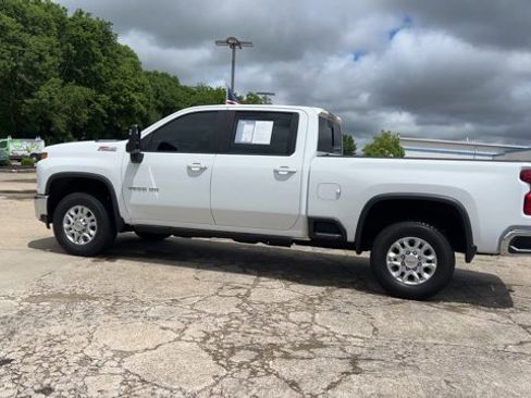 Used 2022 Chevrolet Silverado 2500 LT w/ Convenience Package AWD/4WD image 6