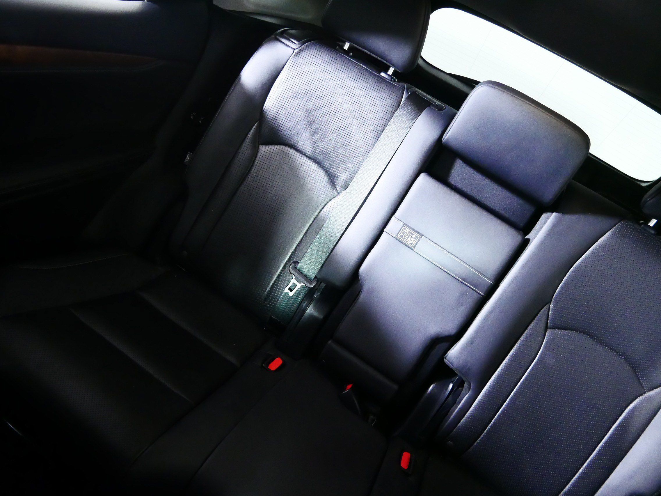 Used 2021 Lexus RX 350L Premium w/ Premium Package AWD/4WD image 12