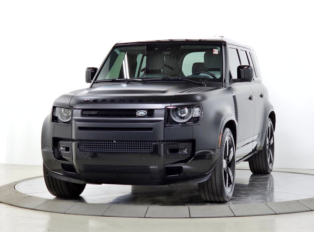 Used 2025 Land Rover Defender 110 X-Dynamic SE AWD/4WD image 3