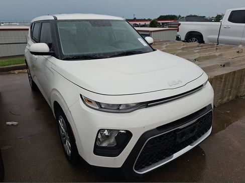 Used 2022 Kia Soul LX FWD image 5