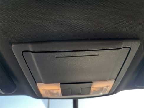 Used 2017 Ford Explorer XLT w/ Equipment Group 202A image 33