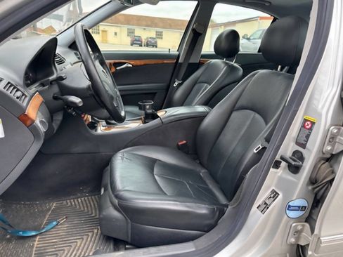 Used 2005 Mercedes-Benz E 320 4MATIC Sedan image 10