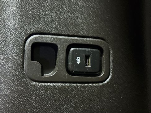 Used 2019 Chevrolet Traverse Premier w/ LPO, Blackout Package FWD image 44