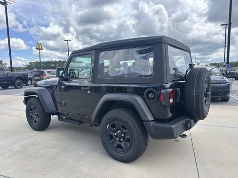 Used 2026 Jeep Wrangler Sport AWD/4WD image 5