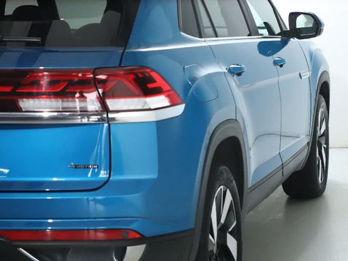 Certified 2024 Volkswagen Atlas Cross Sport SE AWD/4WD image 44