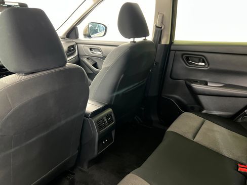 Used 2024 Nissan Rogue SV FWD image 20