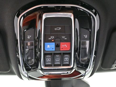 Used 2023 Jeep Grand Cherokee L Overland AWD/4WD image 29
